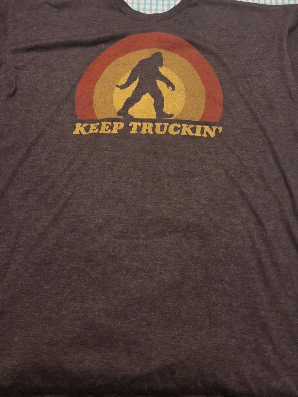 Keep Truckin' Graphic Tee in Charcoal Heather